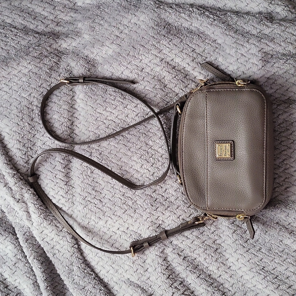 Small Dooney & Bourke crossbody